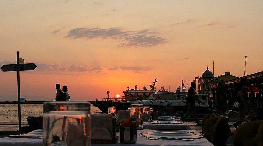 İzmir Alsancak’ta Lezzet Durağı: Sakız Alsancak Restaurant